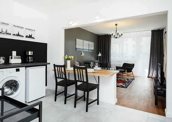 First Central Apartments By Noclegi Renters