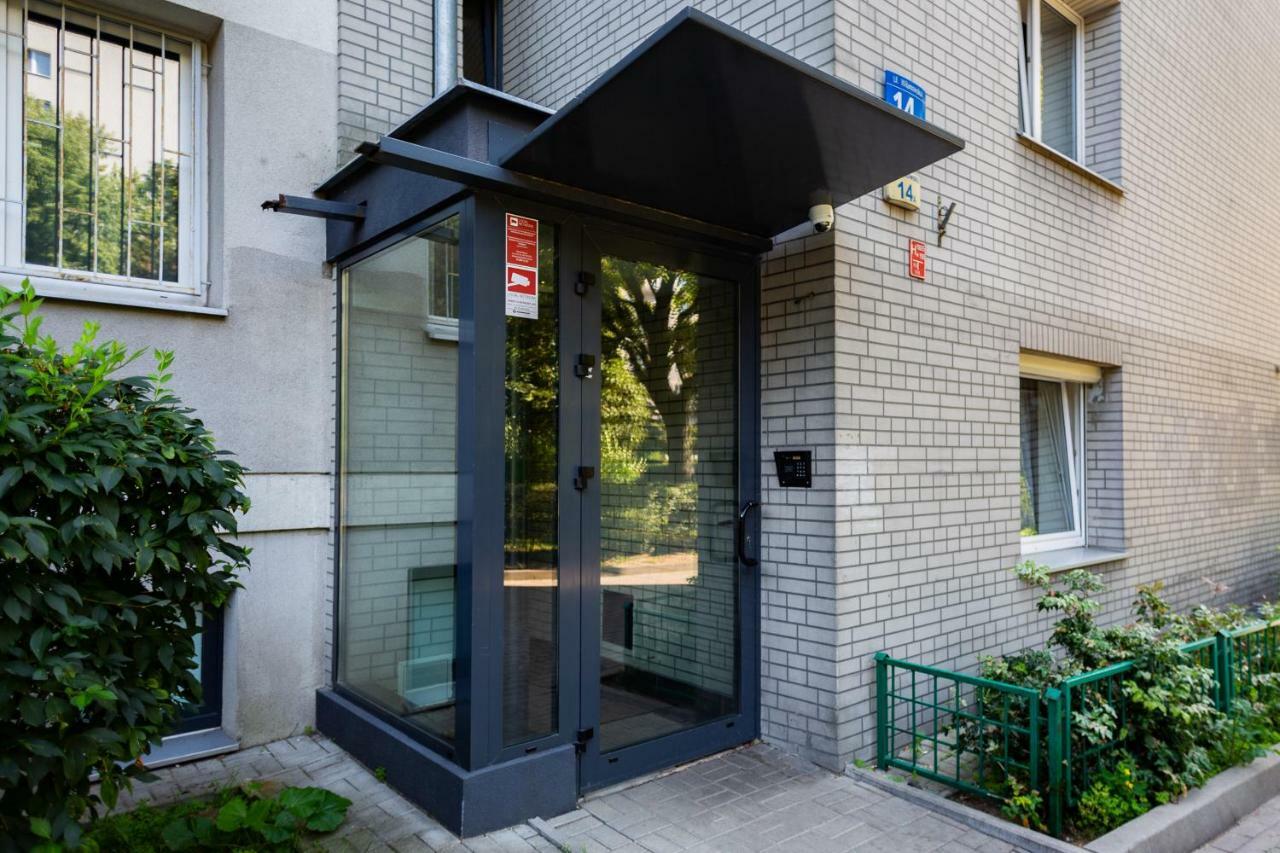 First By Renters * Varsavia