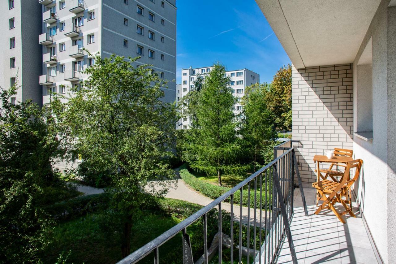 First By Renters * Varsavia
